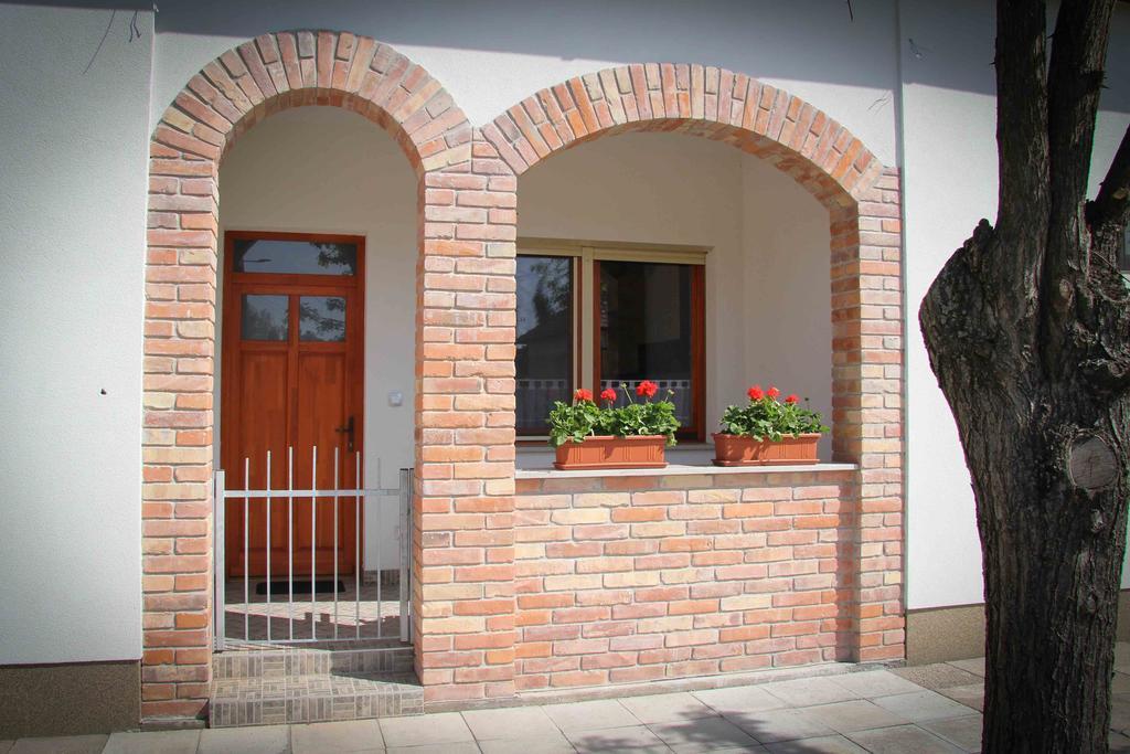 Oazis Apartmanok Mórahalom Cameră foto