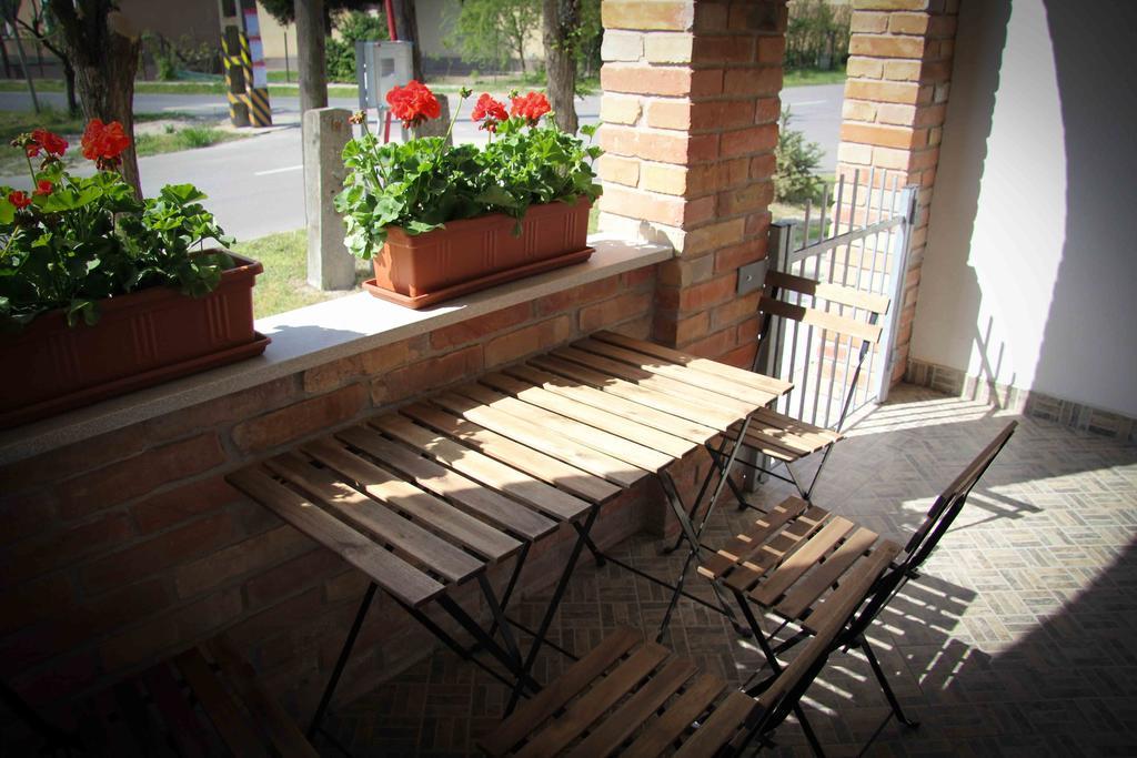 Oazis Apartmanok Mórahalom Cameră foto